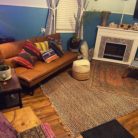 Boho-Chic Retreat - Unit 3 Apartment Блумингтън Екстериор снимка