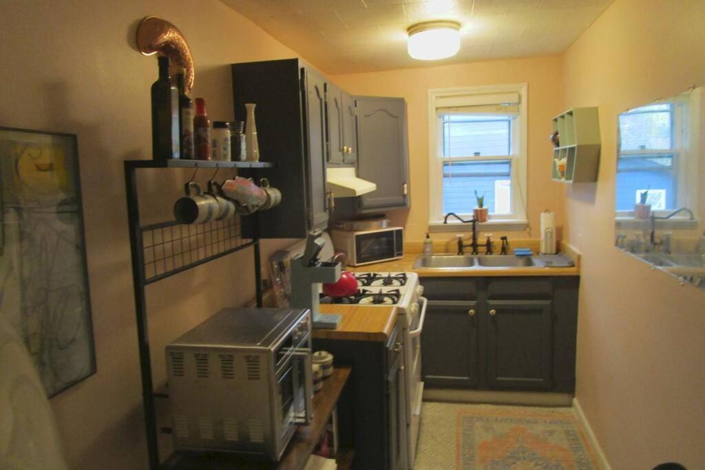 Boho-Chic Retreat - Unit 3 Apartment Блумингтън Екстериор снимка